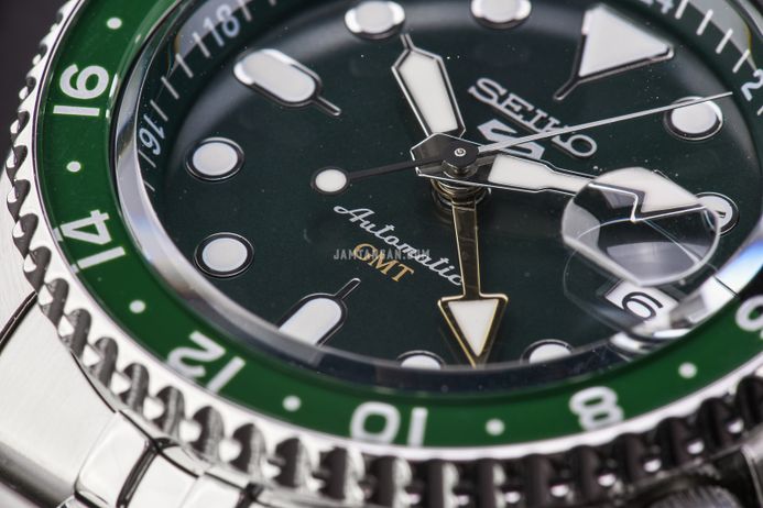 Seiko 5 Sports SSK035K1 SKX Series Automatic GMT Sprite Green Black Dial Stainless Steel Strap
