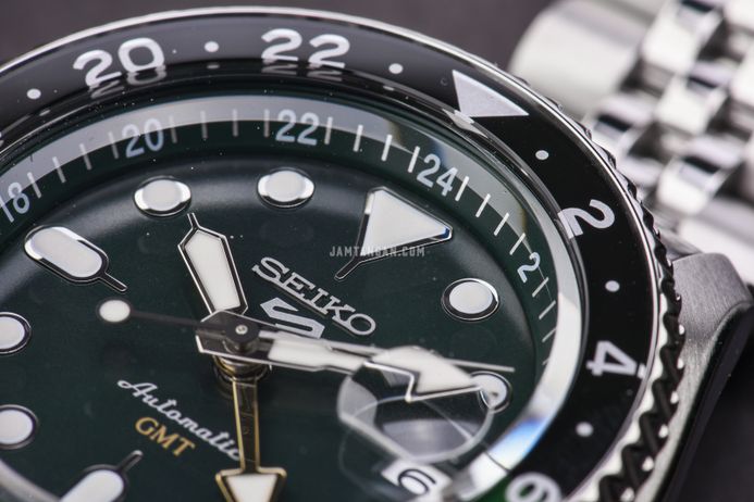 Seiko 5 Sports SSK035K1 SKX Series Automatic GMT Sprite Green Black Dial Stainless Steel Strap