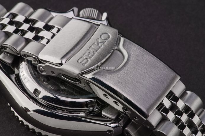 Seiko 5 Sports SSK035K1 SKX Series Automatic GMT Sprite Green Black Dial Stainless Steel Strap