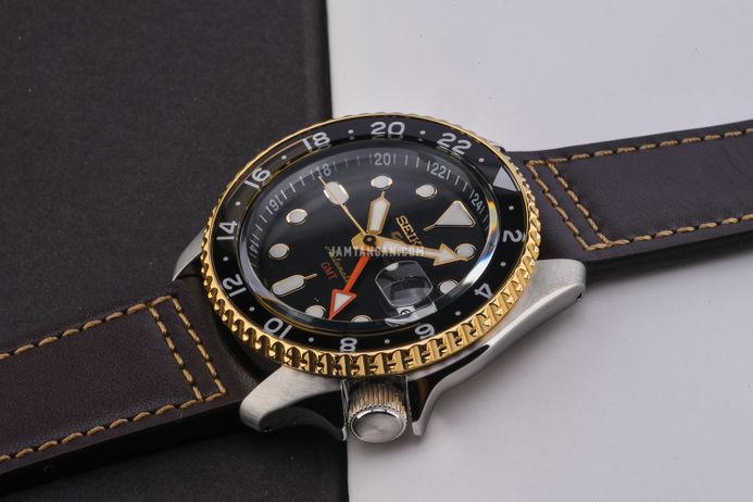 Seiko 5 Sports SSK036K1 SKX Series Automatic GMT Black Dial Brown Leather Strap