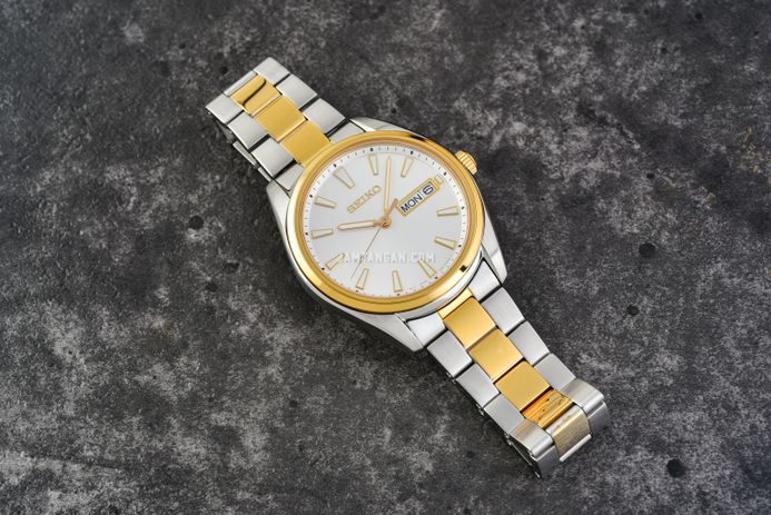 Seiko Classic SUR446P1 Men Silver Dial Dual Tone Stainless Steel Strap