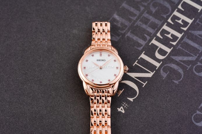 Seiko Classic SUR564P1 Madam MOP Crystal Dial Rose Gold Stainless Steel Strap Special Edition