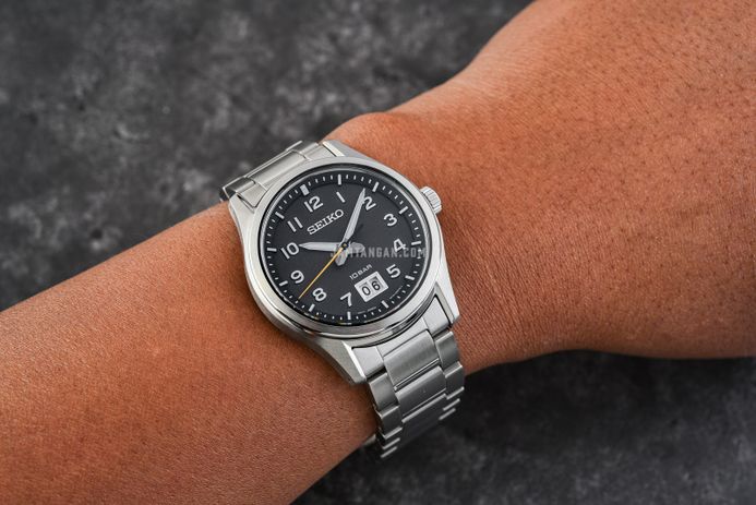 Seiko SUR569P1 Discover More Men Black Dial Stainless Steel Strap