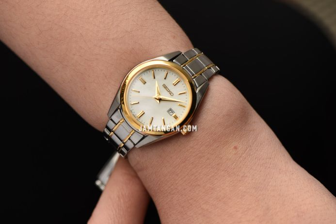 Seiko Classic SUR636P1 Ladies Mother Of Pearl Dial Dual Tone Stainless Steel Strap
