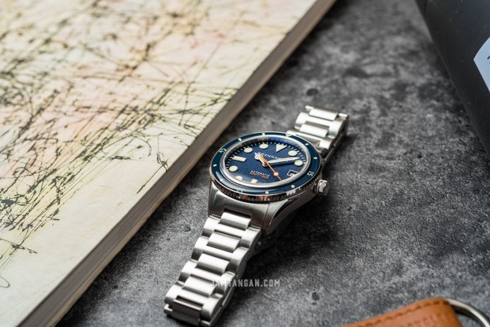 Spinnaker Cahill SP-5075-22 Mid Size Admiral Blue Dial