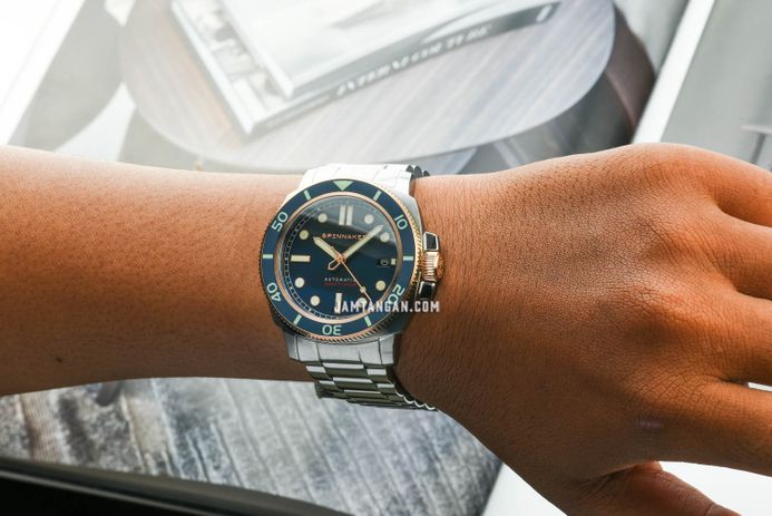 Spinnaker Hull Diver SP-5088-55 Automatic Patriot Blue Dial Stainless Steel Strap