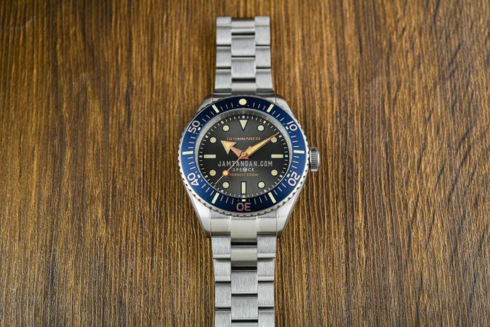 Spinnaker Spence 300 SP-5097-77 Automatic Gunmetal Dial Stainless Steel Strap + Extra Strap