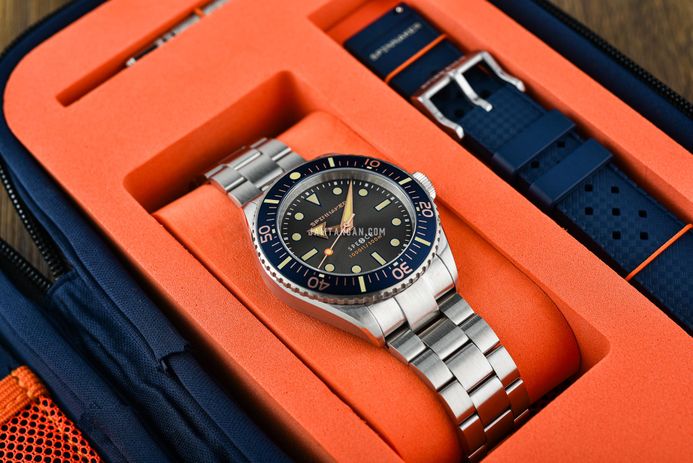 Spinnaker Spence 300 SP-5097-77 Automatic Gunmetal Dial Stainless Steel Strap + Extra Strap