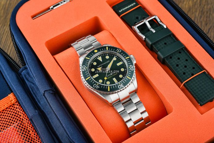 Spinnaker Spence 300 SP-5097-88 Automatic Olive Dial Stainless Steel Strap + Extra Strap