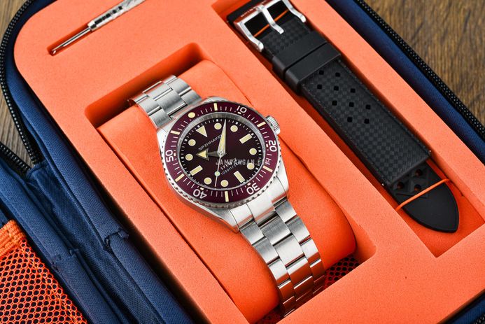 Spinnaker Spence 300 SP-5097-99 Automatic Burgundy Dial Stainless Steel Strap + Extra Strap