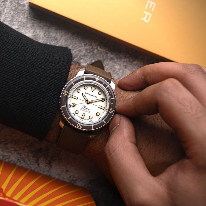 Spinnaker Fleuss SP-5133-22 145th Automatic Smoky White St Steel Strap + Extra Strap Limited Edition