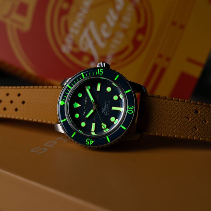 Spinnaker Fleuss SP-5133-33 145th Ocean Blue Dial St. Steel Strap + Extra Strap Limited Edition