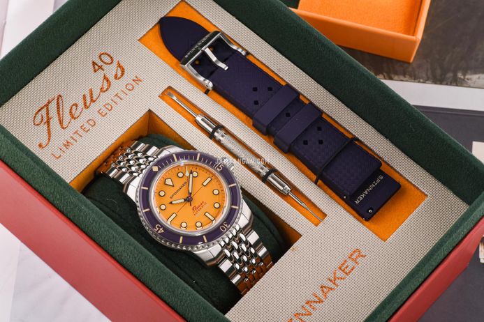 Spinnaker Fleuss SP-5133-55 145th Mustard Yellow St. Steel Strap + Extra Strap Limited Edition