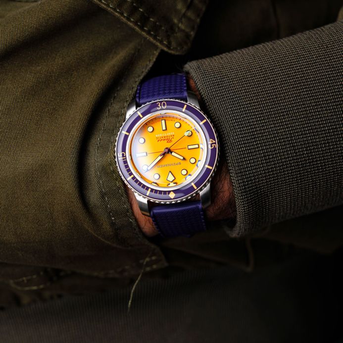 Spinnaker Fleuss SP-5133-55 145th Mustard Yellow St. Steel Strap + Extra Strap Limited Edition