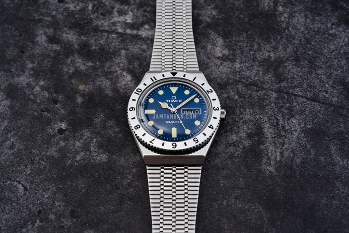 Timex Q Reissue TW2V18300 Blue Dial Stainless Steel Strap