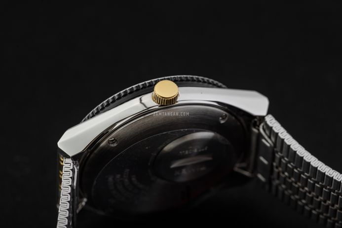 Timex Q TW2V18600 Reissue Beige Dial Dual Tone Stainless Steel Strap
