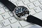 Oris Aquis 01-733-7732-4134-07-4-21-64FC Date Black Dial Black Rubber Strap-6